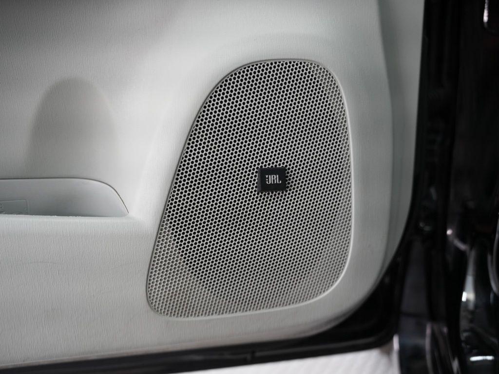 Toyota Prius 5dr HB III (Natl) 2011