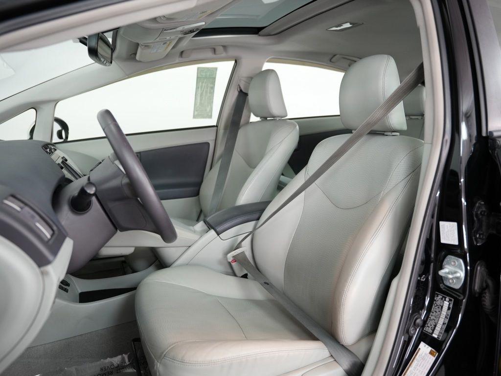 Toyota Prius 5dr HB III (Natl) 2011
