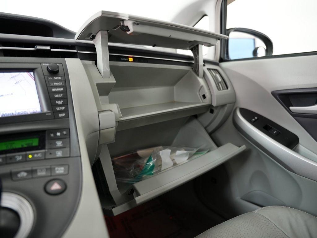 Toyota Prius 5dr HB III (Natl) 2011