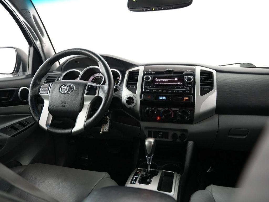 Toyota Tacoma 4WD Double Cab LB V6 AT (Natl) 2012