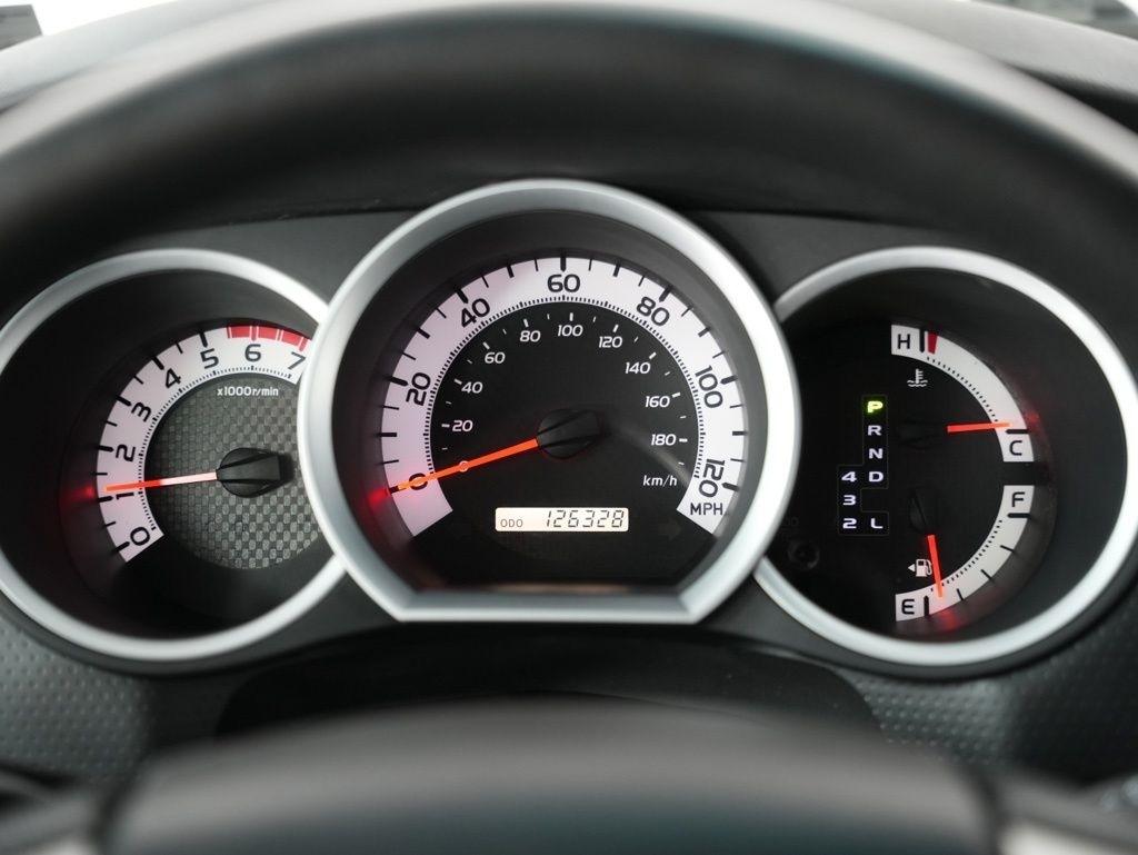 Toyota Tacoma 4WD Double Cab LB V6 AT (Natl) 2012