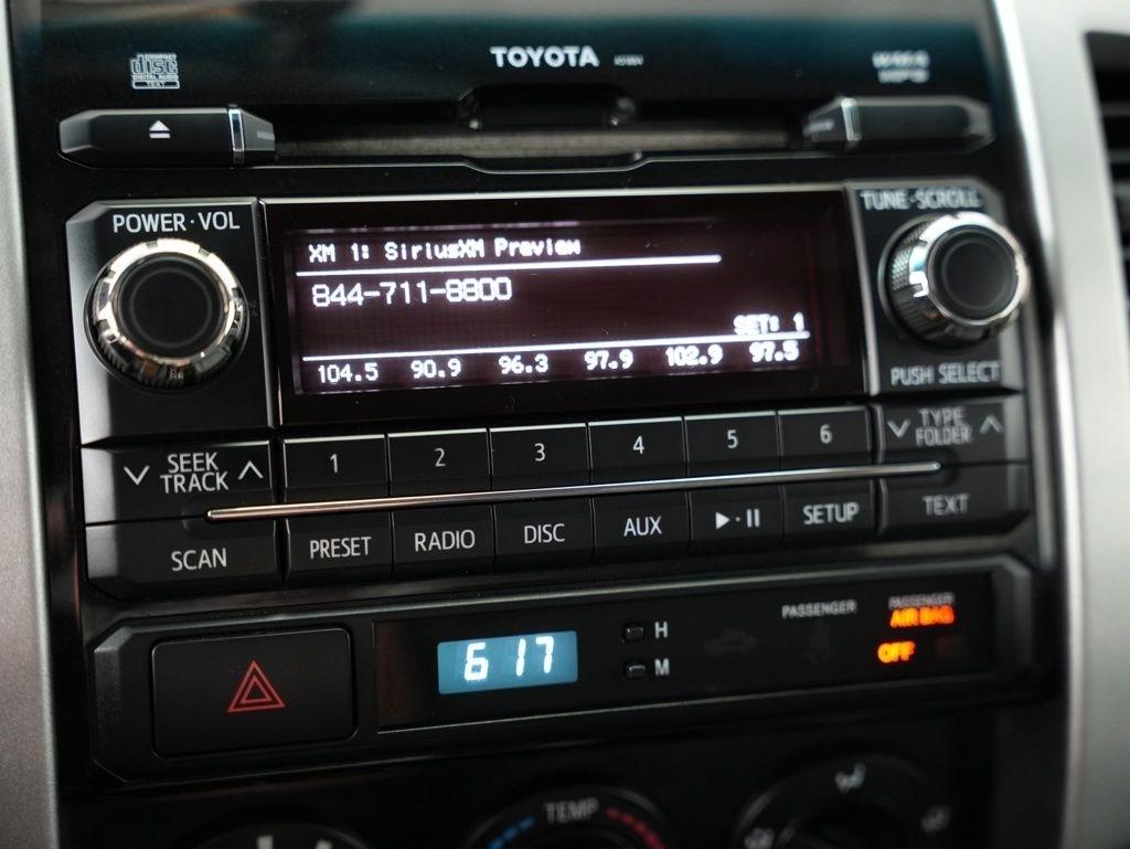 Toyota Tacoma 4WD Double Cab LB V6 AT (Natl) 2012