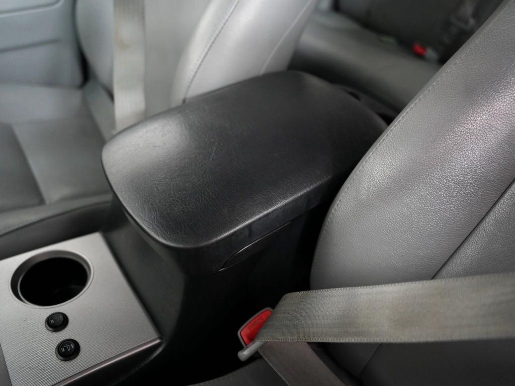 Toyota Tacoma 4WD Double Cab LB V6 AT (Natl) 2012