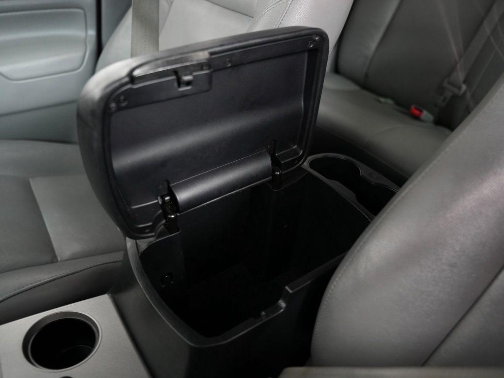 Toyota Tacoma 4WD Double Cab LB V6 AT (Natl) 2012