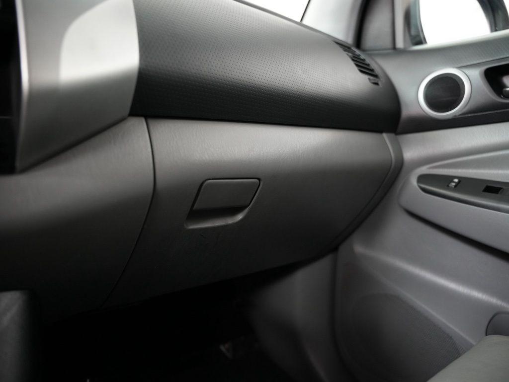 Toyota Tacoma 4WD Double Cab LB V6 AT (Natl) 2012