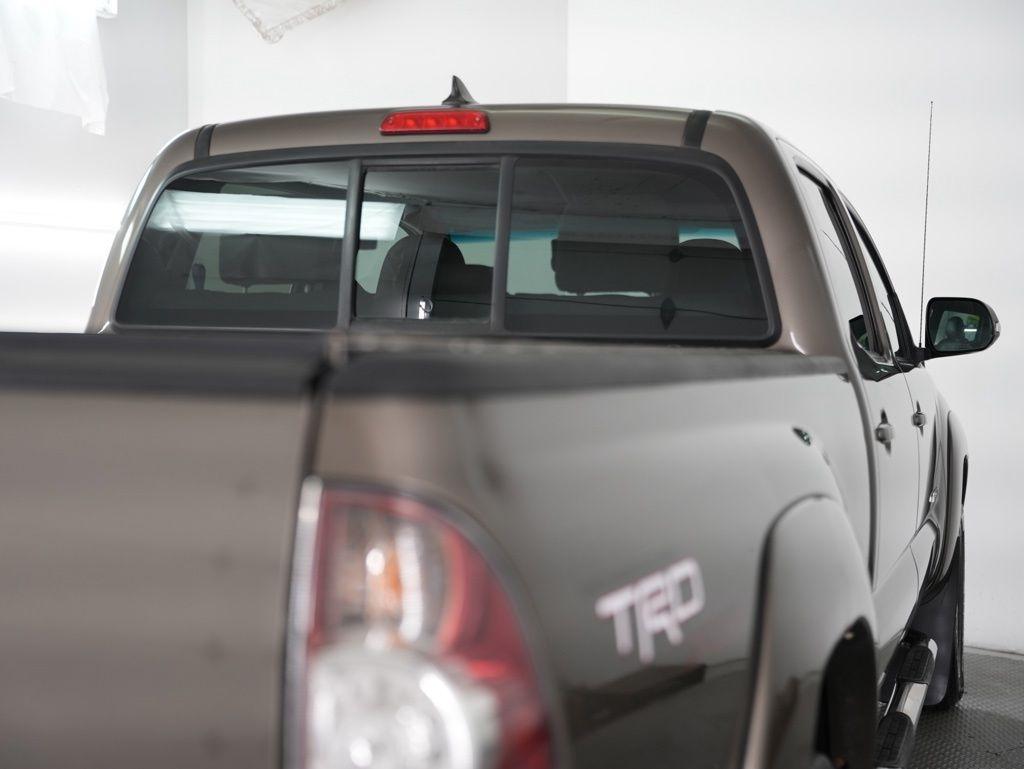 Toyota Tacoma 4WD Double Cab LB V6 AT (Natl) 2012
