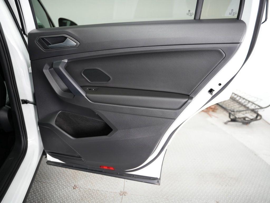 Volkswagen Tiguan 2.0T SE R-Line Black FWD 2021