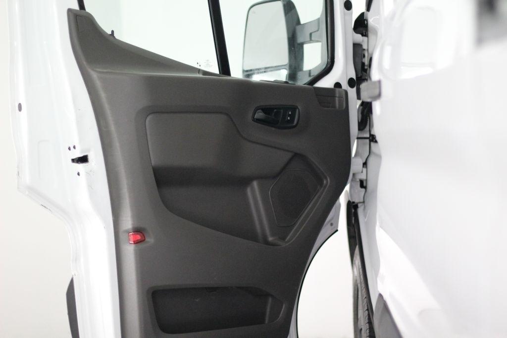 Ford Transit Cargo Van T-250 130" Med Rf 9070 GVWR RWD 2020