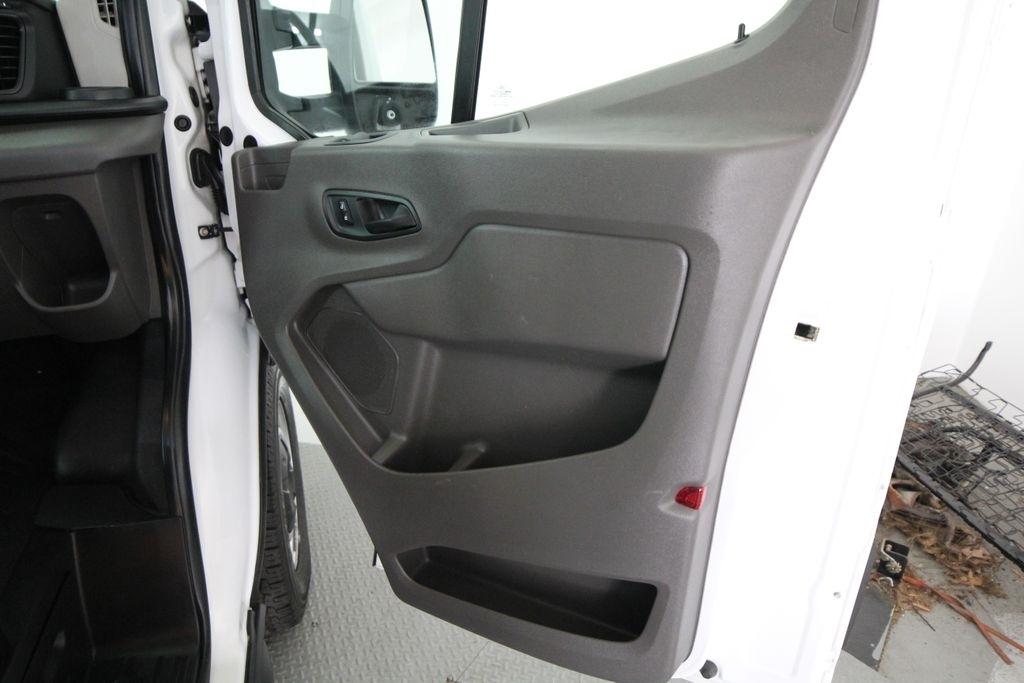 Ford Transit Cargo Van T-250 130" Med Rf 9070 GVWR RWD 2020