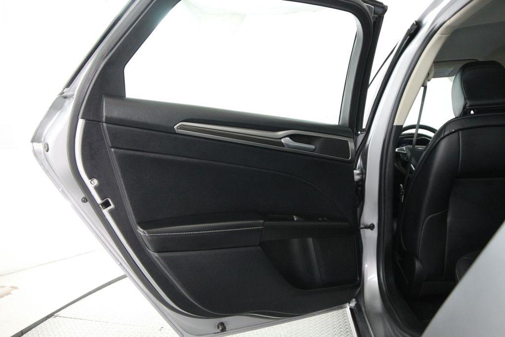 Ford Fusion SEL FWD 2020