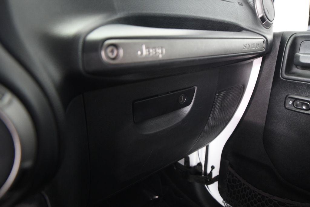 Jeep Wrangler Unlimited 4WD 4dr Sport 2016