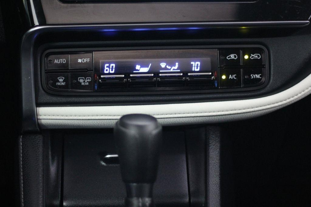 Toyota Corolla iM CVT (Natl) 2017