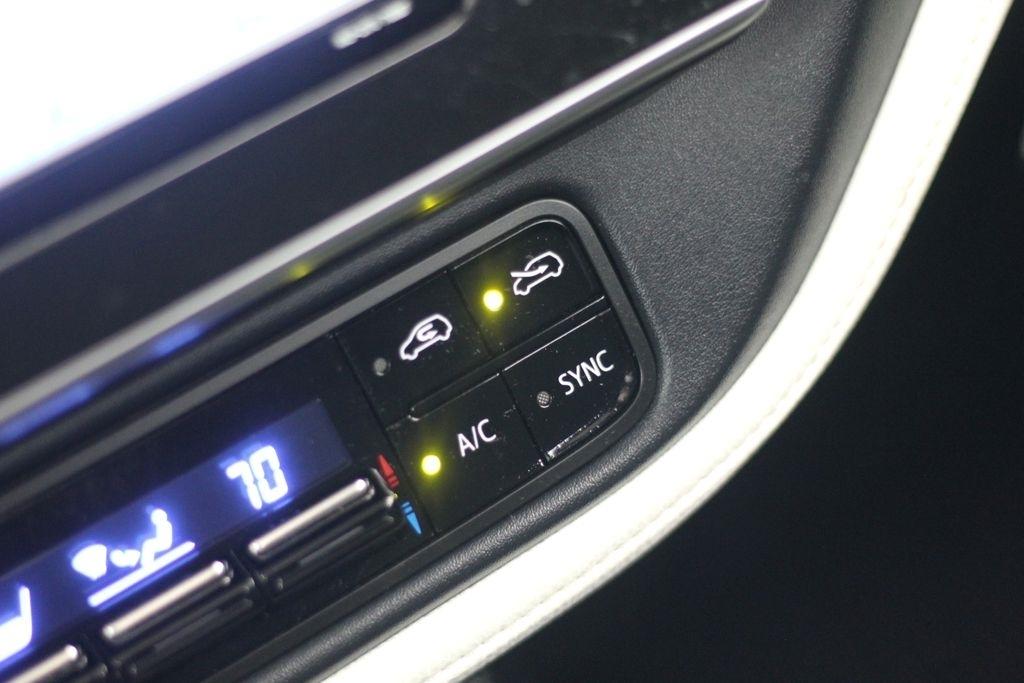 Toyota Corolla iM CVT (Natl) 2017