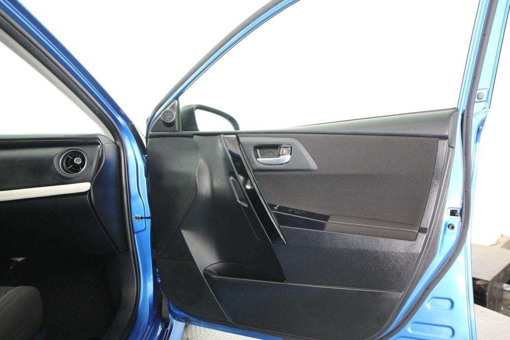 Toyota Corolla iM CVT (Natl) 2017