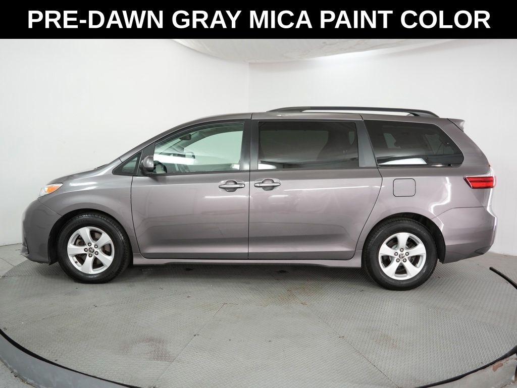 Toyota Sienna LE FWD 8-Passenger (Natl) 2020