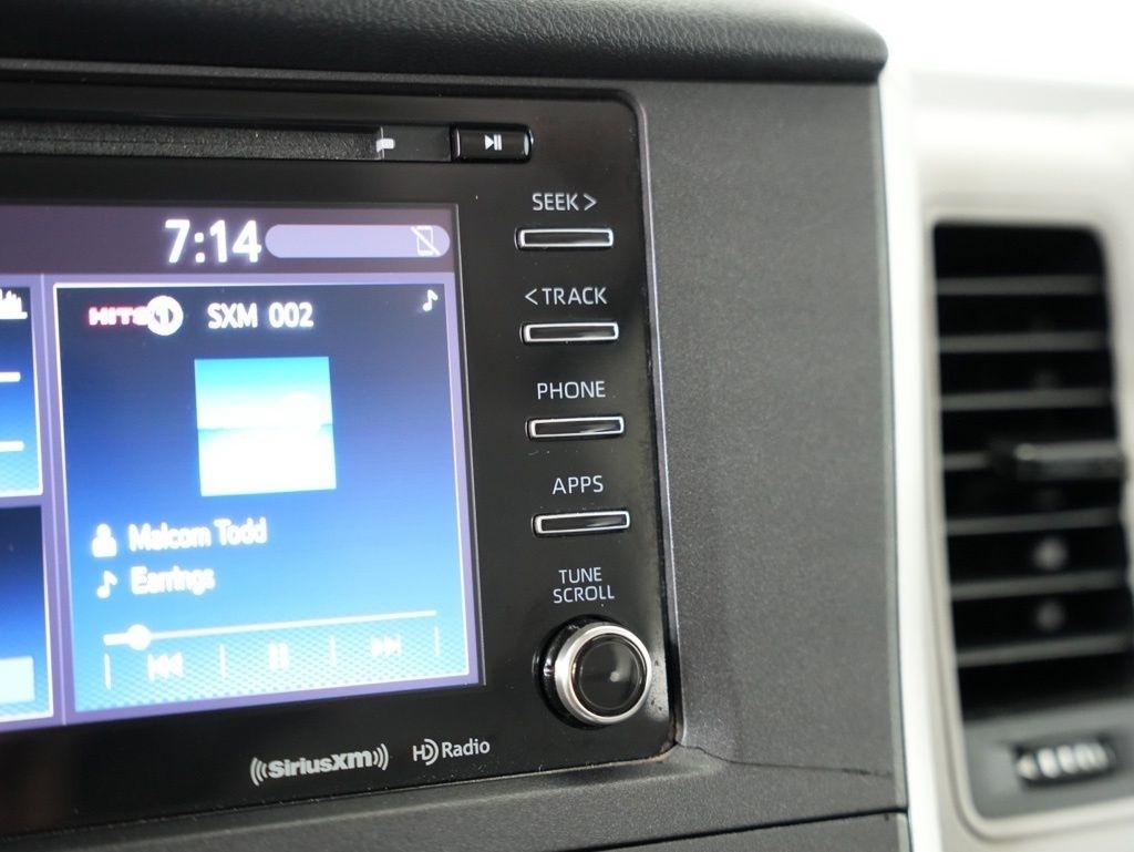 Toyota Sienna LE FWD 8-Passenger (Natl) 2020