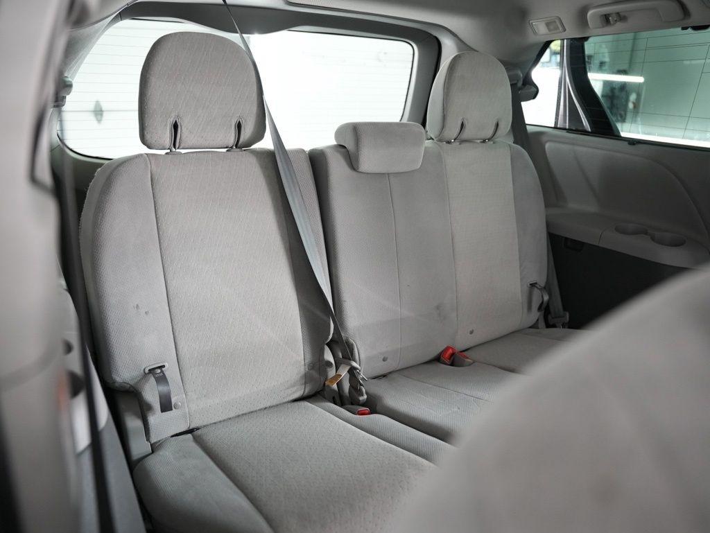 Toyota Sienna LE FWD 8-Passenger (Natl) 2020