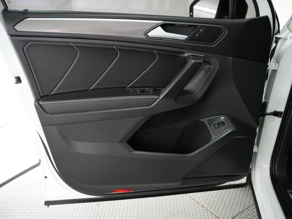 Volkswagen Tiguan 2.0T SE R-Line Black FWD 2022