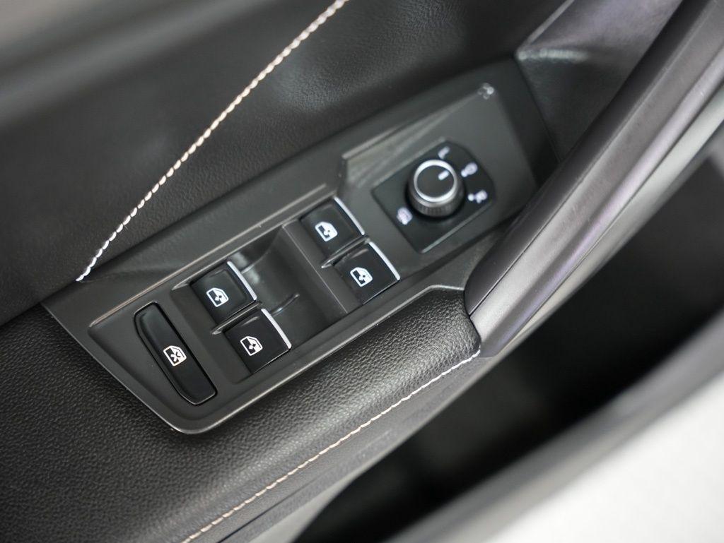 Volkswagen Tiguan 2.0T SE R-Line Black FWD 2022