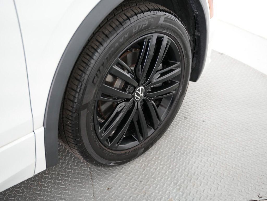 Volkswagen Tiguan 2.0T SE R-Line Black FWD 2022