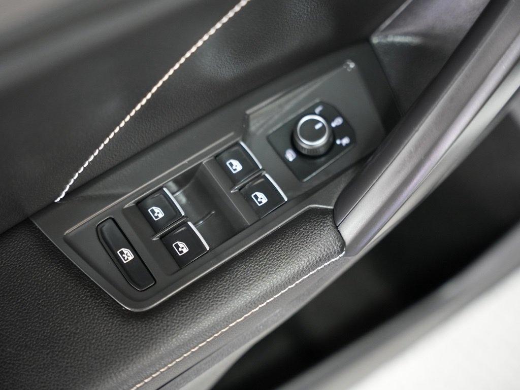 Volkswagen Tiguan 2.0T SE R-Line Black FWD 2022