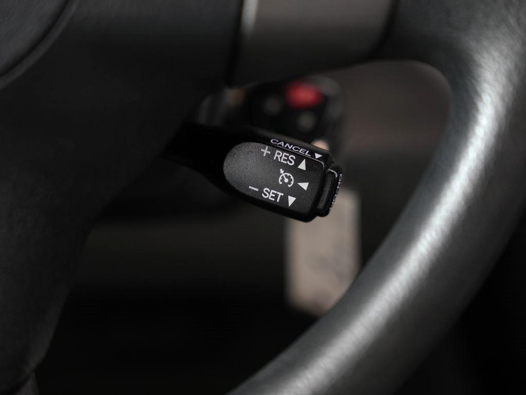 Toyota RAV4 4WD 4dr I4 (Natl) 2012