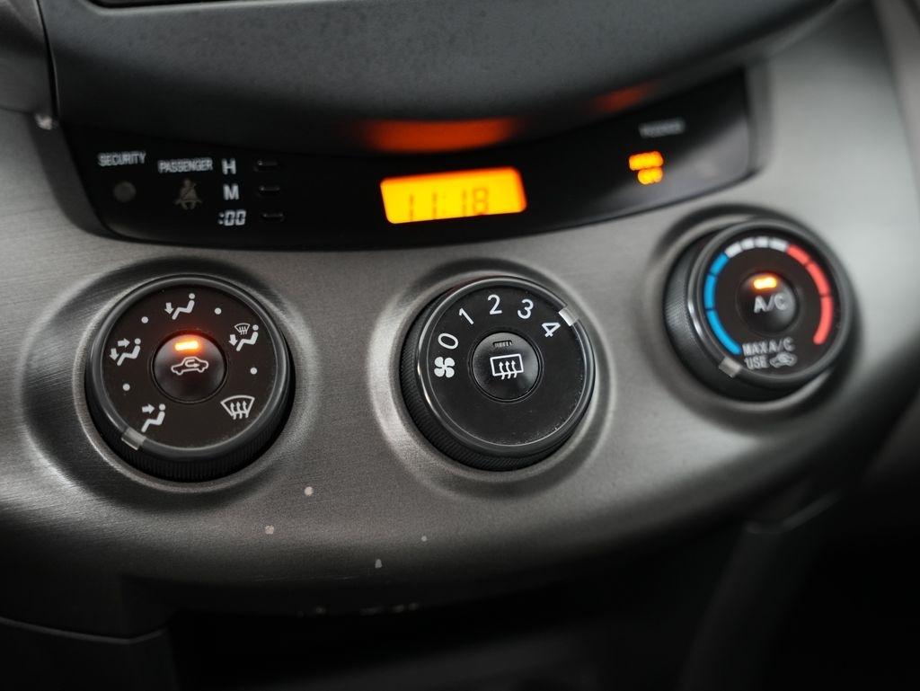 Toyota RAV4 4WD 4dr I4 (Natl) 2012