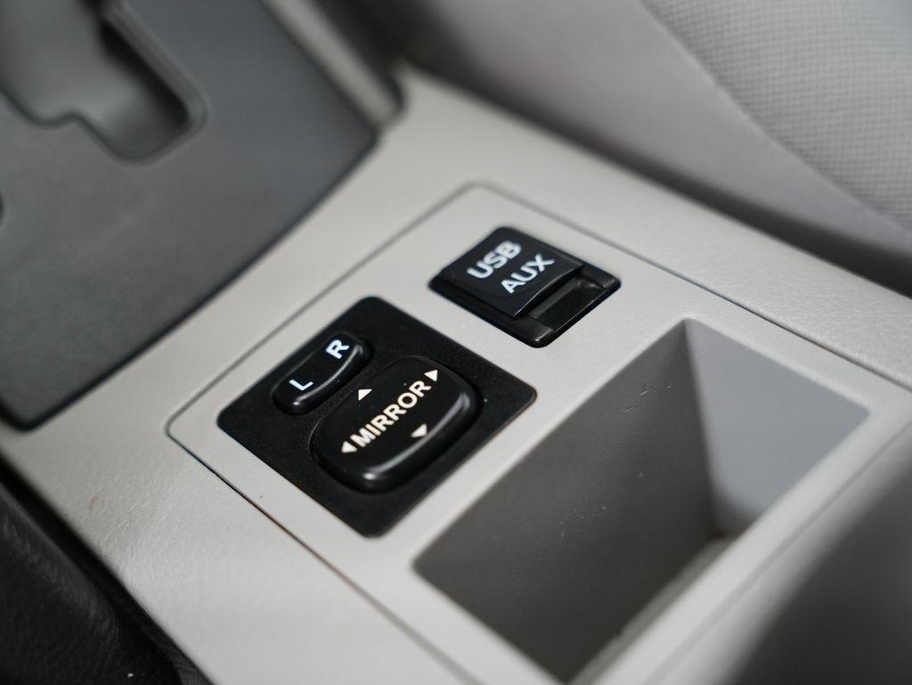 Toyota RAV4 4WD 4dr I4 (Natl) 2012