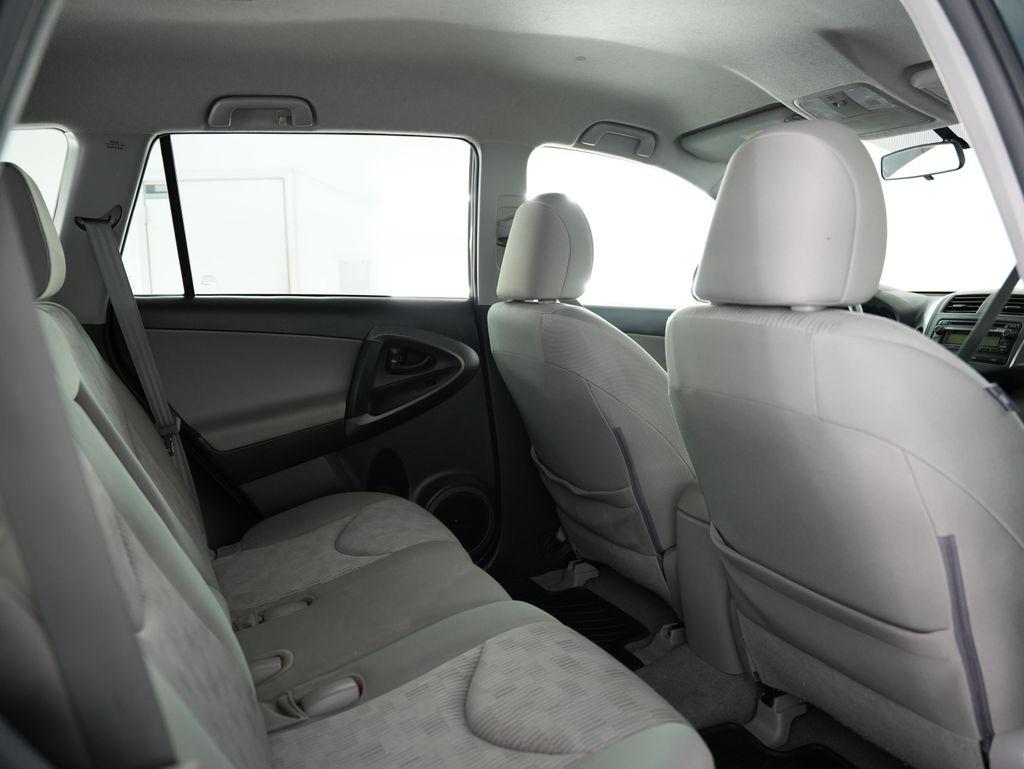 Toyota RAV4 4WD 4dr I4 (Natl) 2012