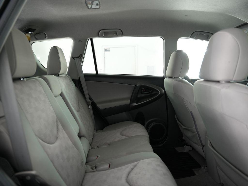 Toyota RAV4 4WD 4dr I4 (Natl) 2012