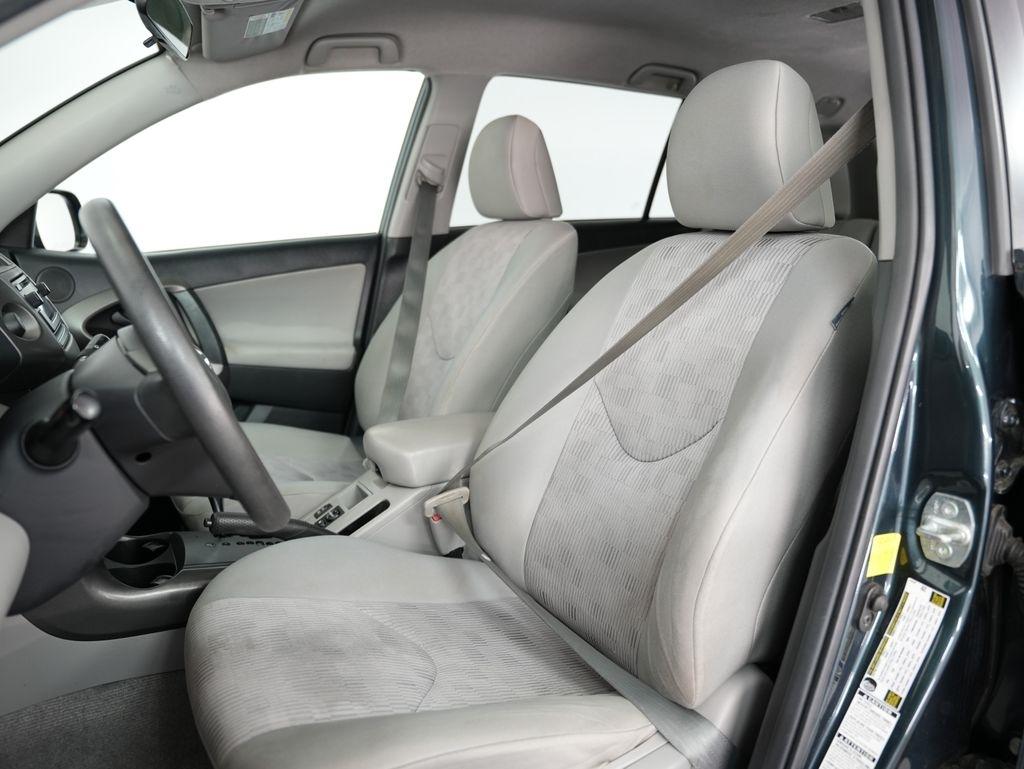 Toyota RAV4 4WD 4dr I4 (Natl) 2012