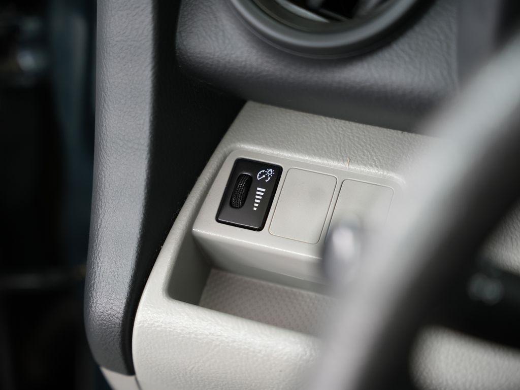 Toyota RAV4 4WD 4dr I4 (Natl) 2012