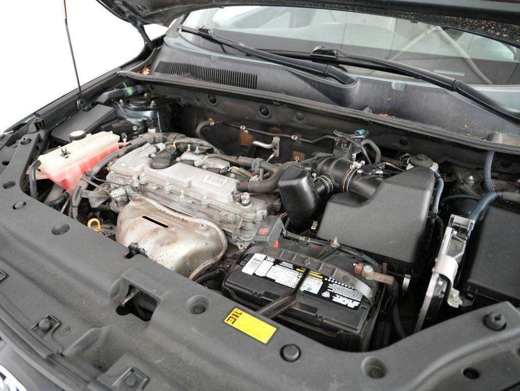 Toyota RAV4 4WD 4dr I4 (Natl) 2012