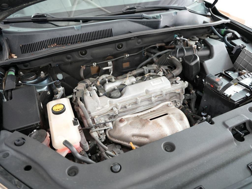 Toyota RAV4 4WD 4dr I4 (Natl) 2012