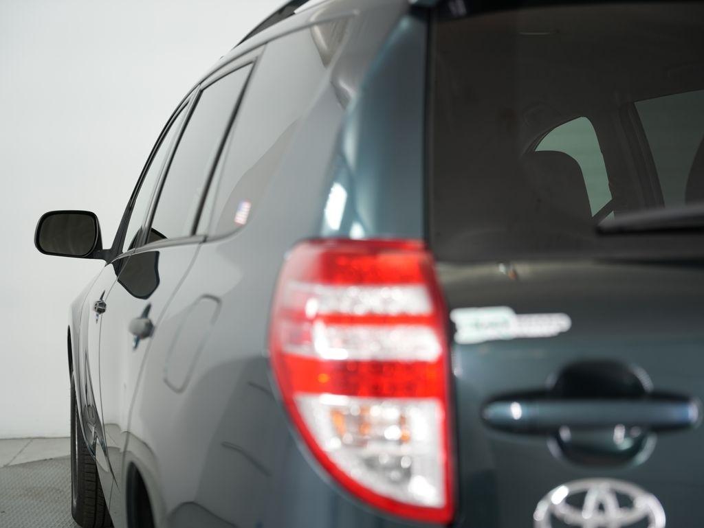 Toyota RAV4 4WD 4dr I4 (Natl) 2012