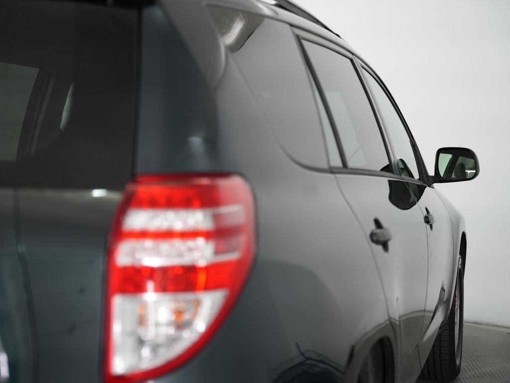 Toyota RAV4 4WD 4dr I4 (Natl) 2012