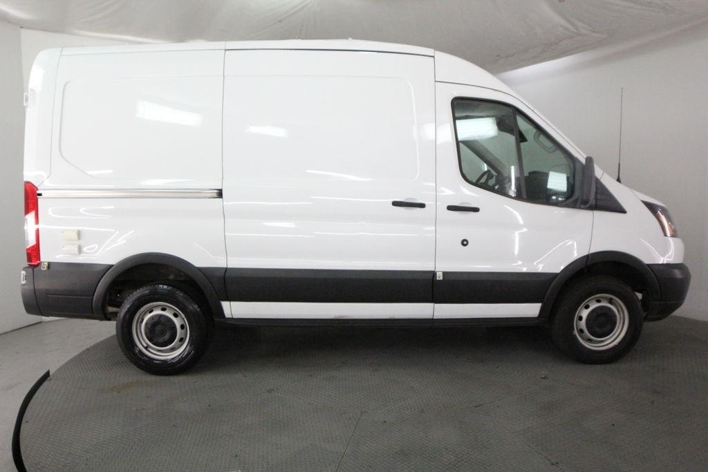 Ford Transit Van T-250 130" Med Rf 9000 GVWR Sliding RH Dr 2019