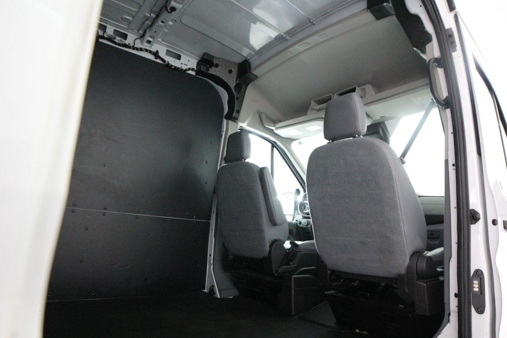 Ford Transit Van T-250 130" Med Rf 9000 GVWR Sliding RH Dr 2019