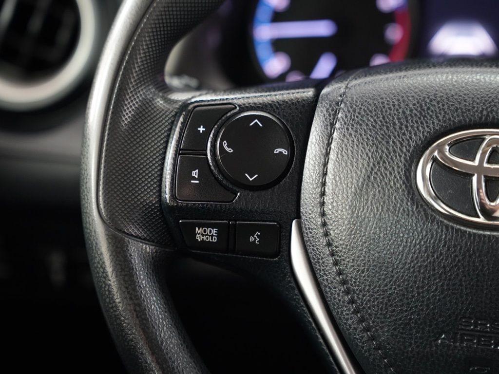 Toyota RAV4 LE FWD (Natl) 2018