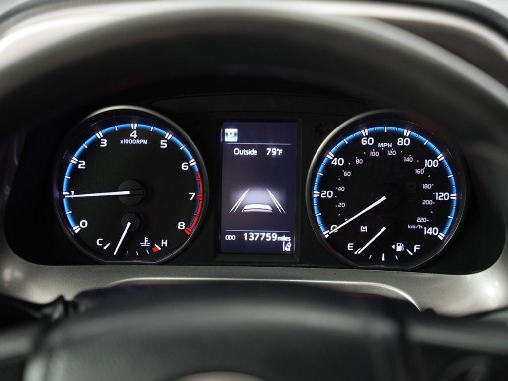 Toyota RAV4 LE FWD (Natl) 2018