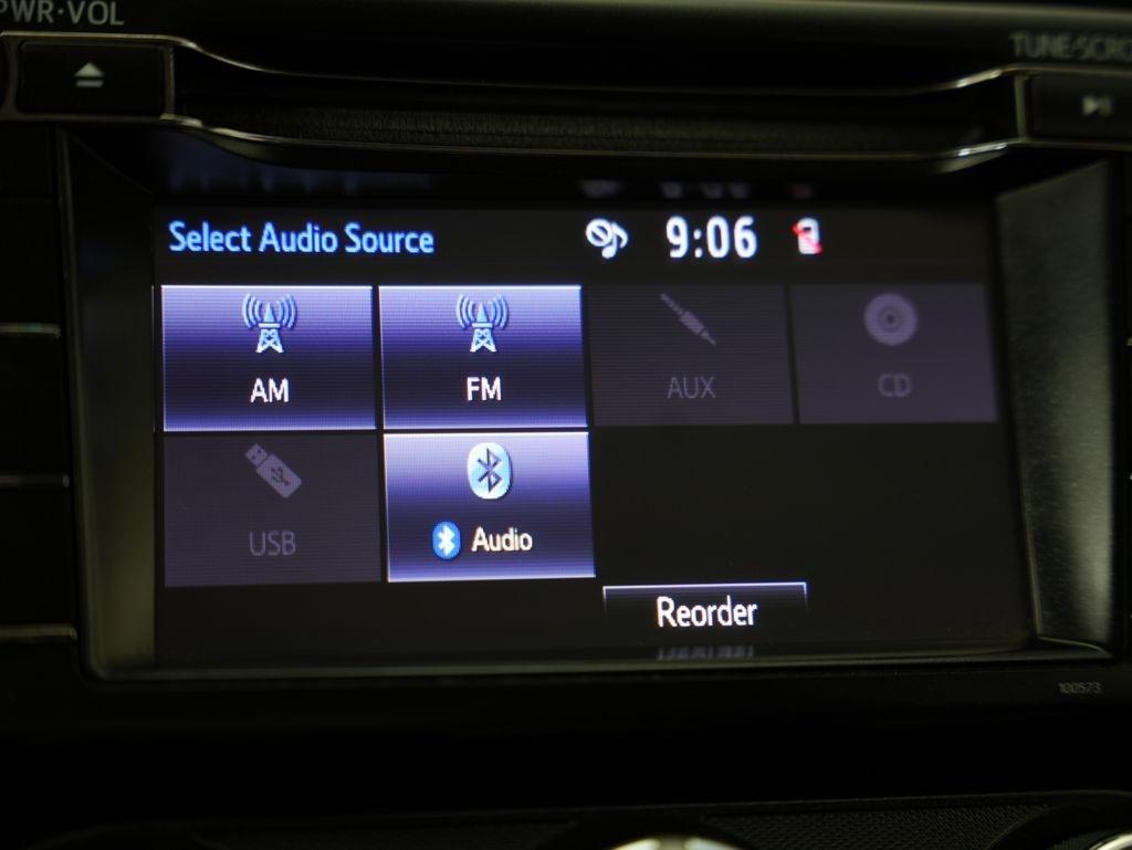 Toyota RAV4 LE FWD (Natl) 2018