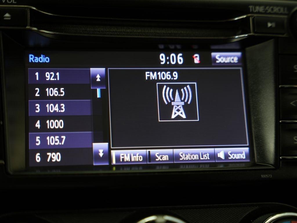 Toyota RAV4 LE FWD (Natl) 2018