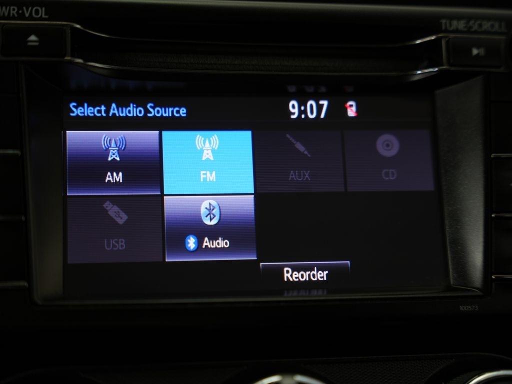 Toyota RAV4 LE FWD (Natl) 2018