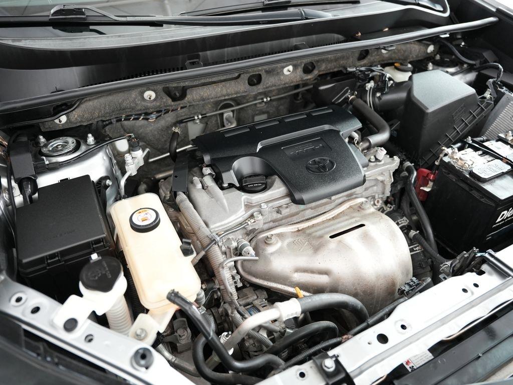Toyota RAV4 LE FWD (Natl) 2018