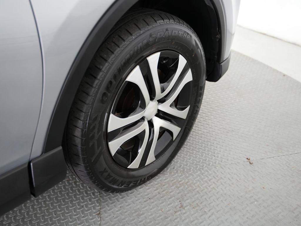 Toyota RAV4 LE FWD (Natl) 2018