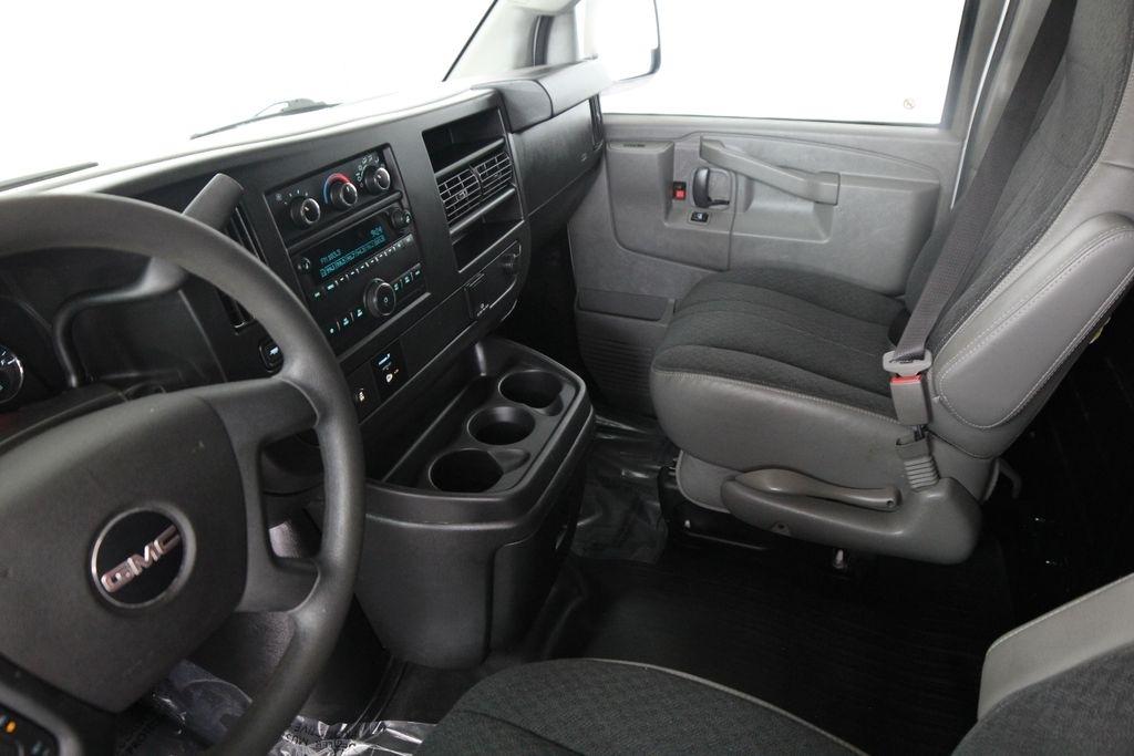 GMC Savana Cargo Van RWD 2500 135" 2019