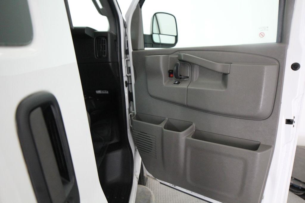 GMC Savana Cargo Van RWD 2500 135" 2019