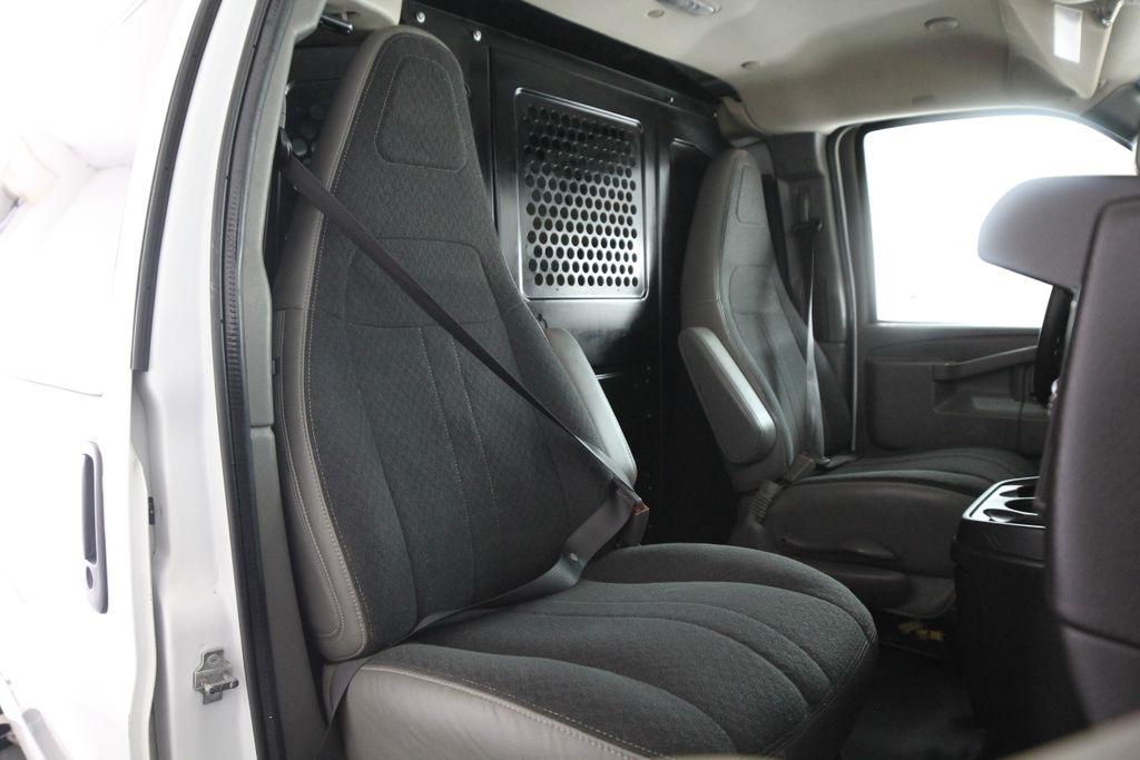 GMC Savana Cargo Van RWD 2500 135" 2019