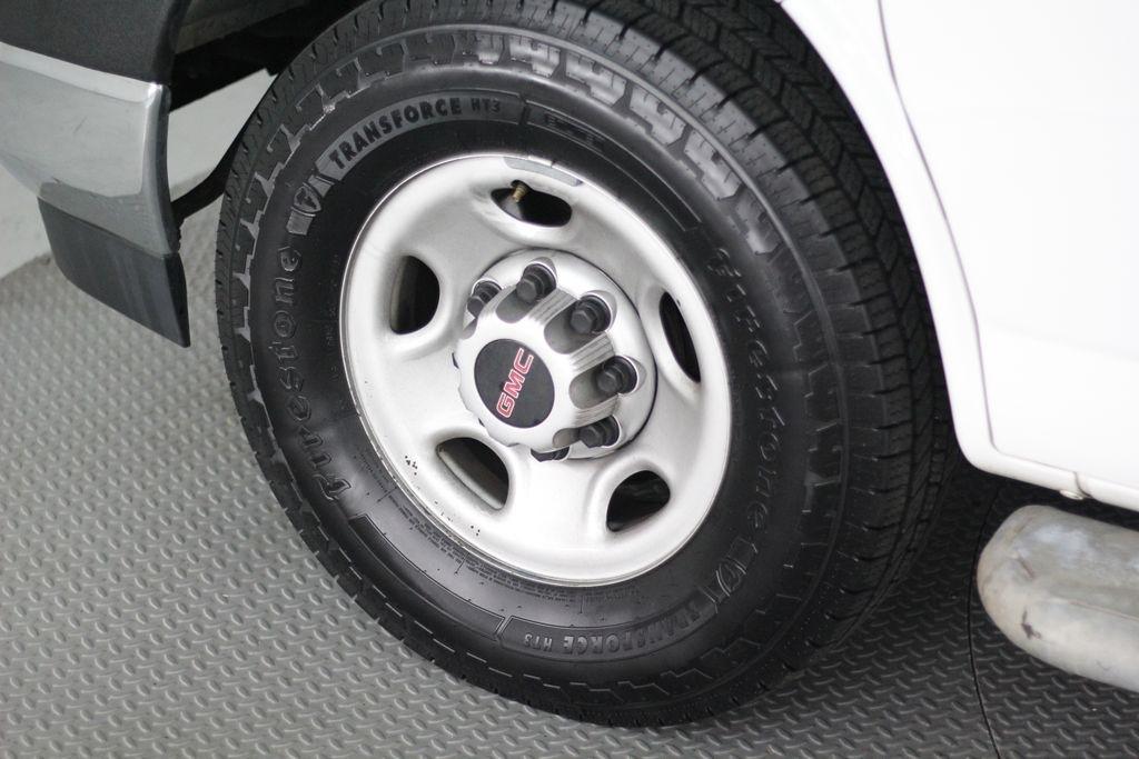 GMC Savana Cargo Van RWD 2500 135" 2019