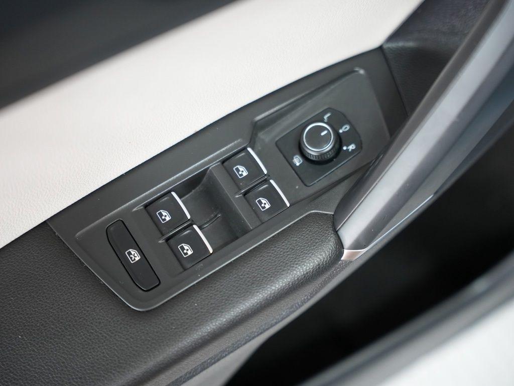 Volkswagen Tiguan 2.0T SEL FWD 2018